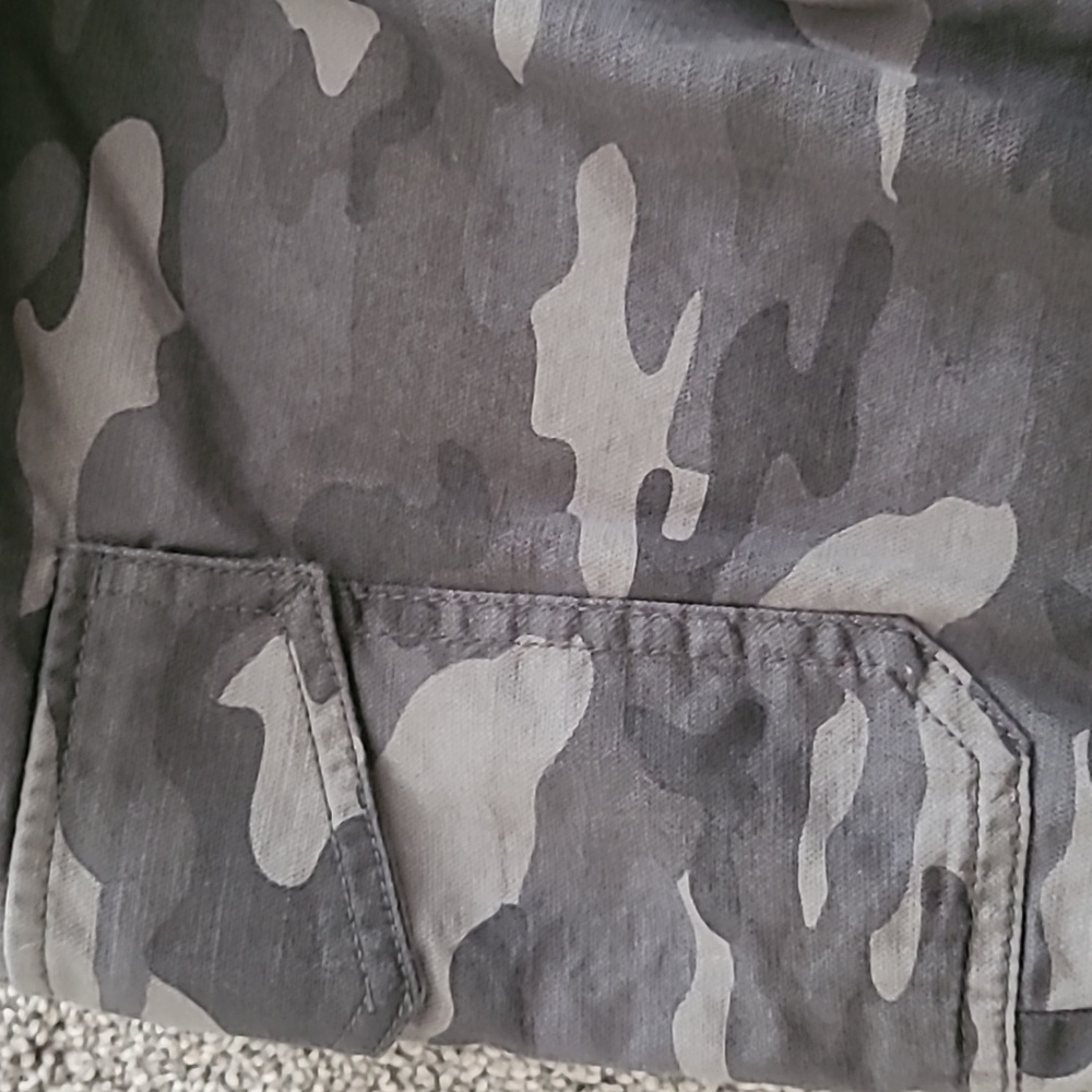 EUC Gap women's Army print Activewear pants, S - Picture 7 of 11